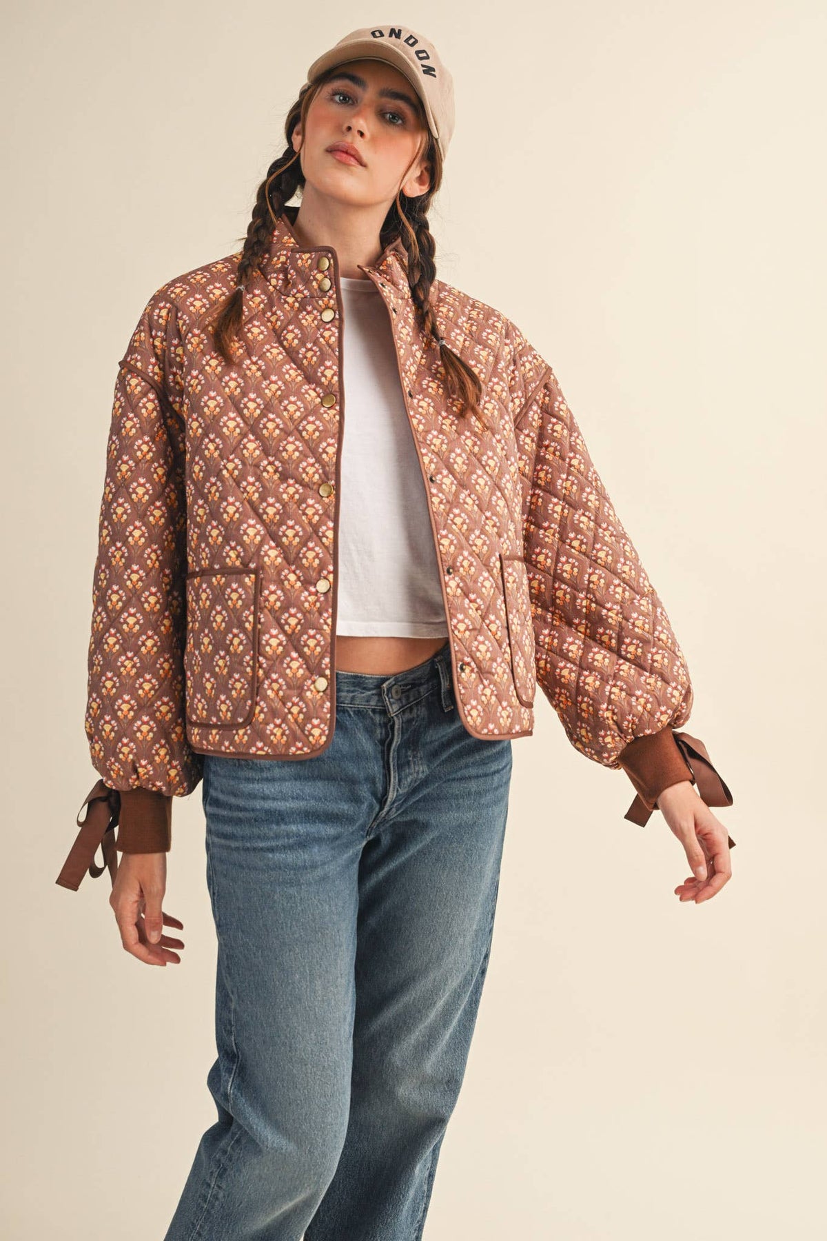FLORAL QUILTED JACKET WITH RIBBON SLEEVE DETAIL MJK4432: Amber Multi Floral / S