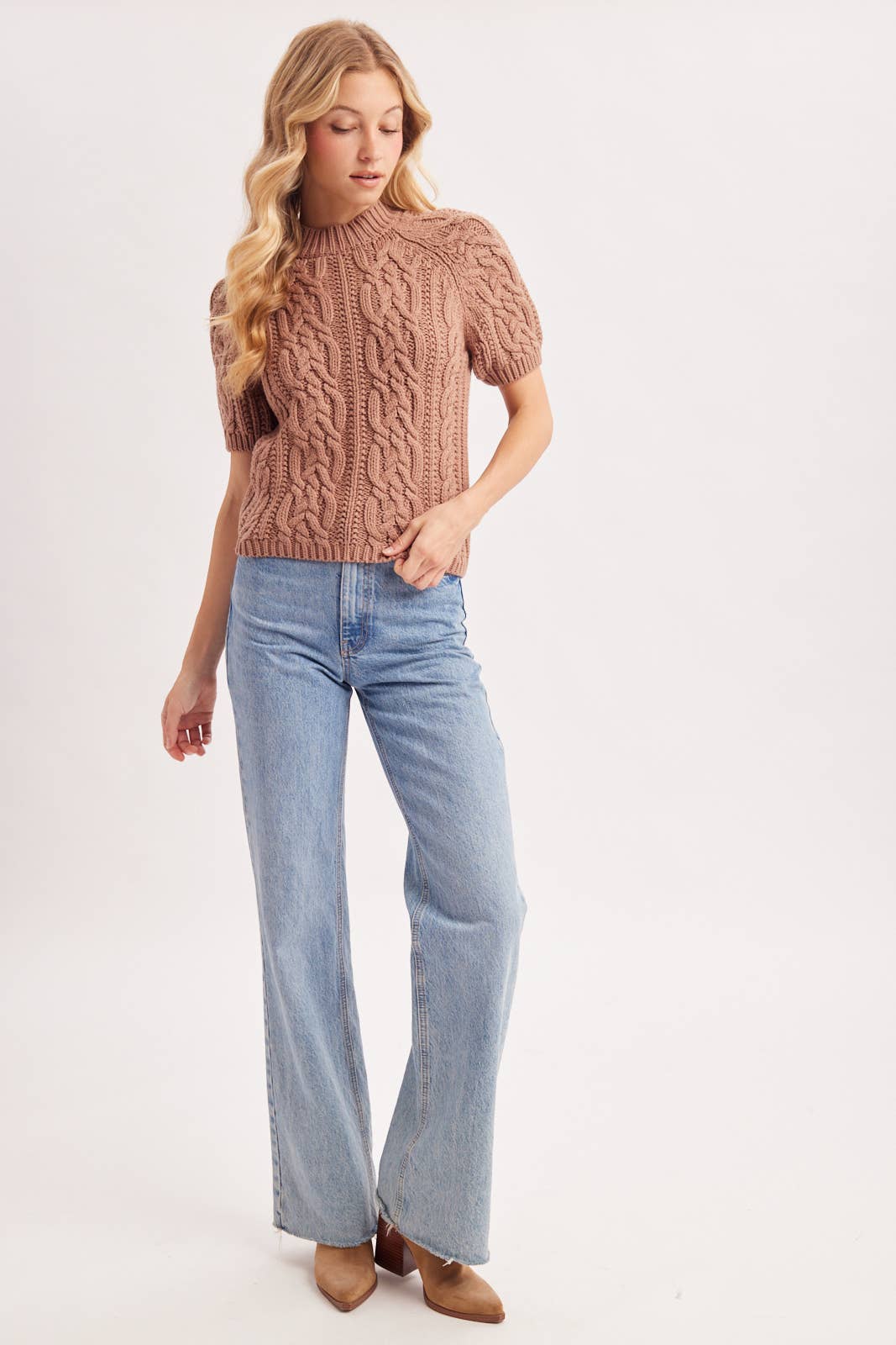 CABLE KNIT SHORT-SLEEVED SWEATER: NATURAL