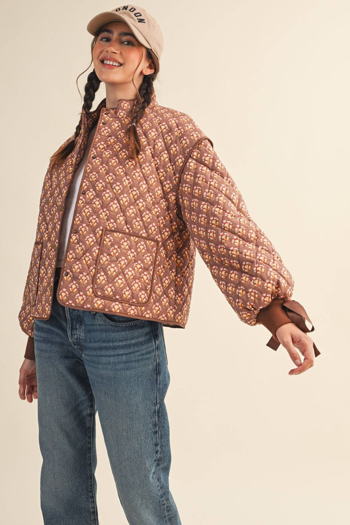 FLORAL QUILTED JACKET WITH RIBBON SLEEVE DETAIL MJK4432: Amber Multi Floral / S