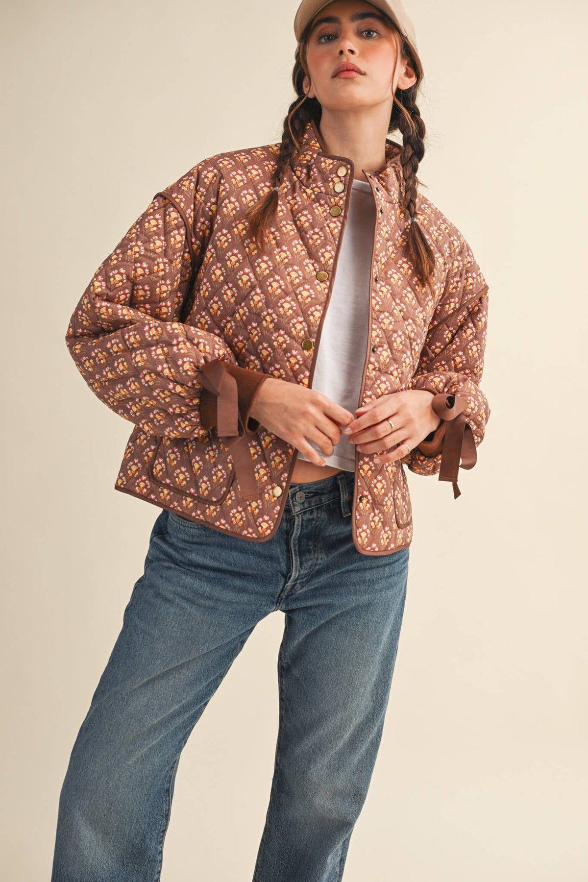 FLORAL QUILTED JACKET WITH RIBBON SLEEVE DETAIL MJK4432: Amber Multi Floral / S