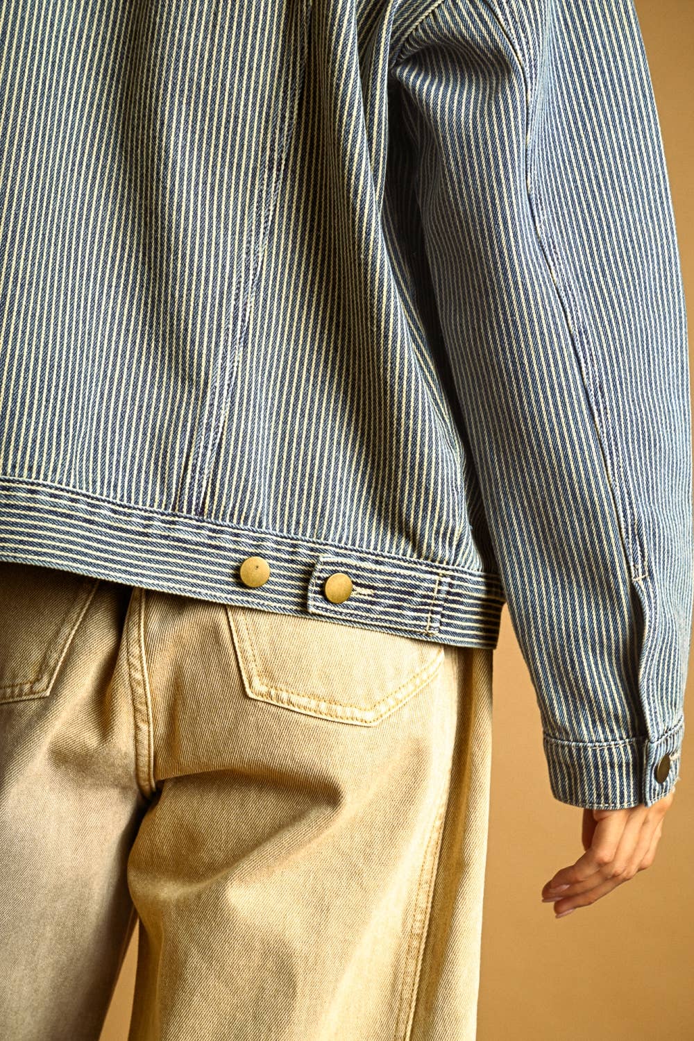 J6309   STRIPED PATTERN DENIM JACKET: INDIGO DENIM